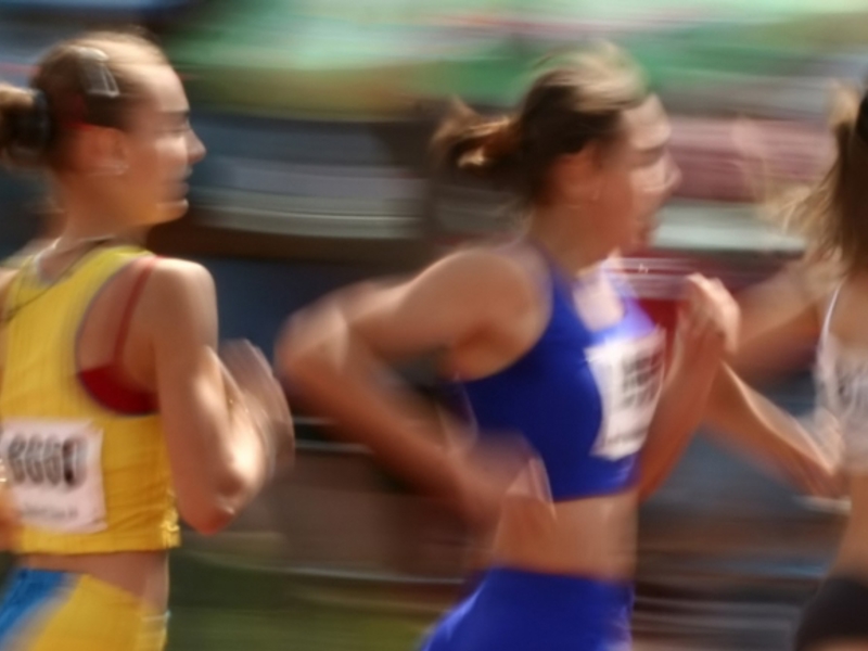 Women Sprinting Crop 1366 434